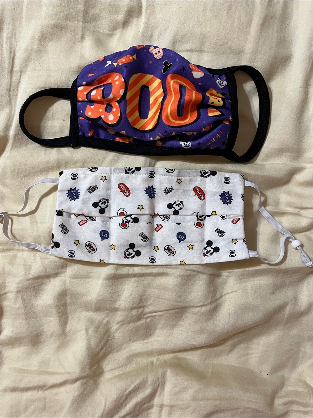 Set of 2 Face Masks with Mickey Mouse prints
